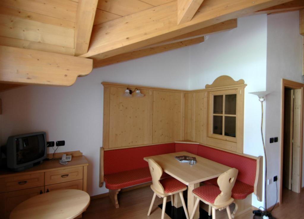 Residence Pez Gajard San Martino Di Castrozza Rom bilde