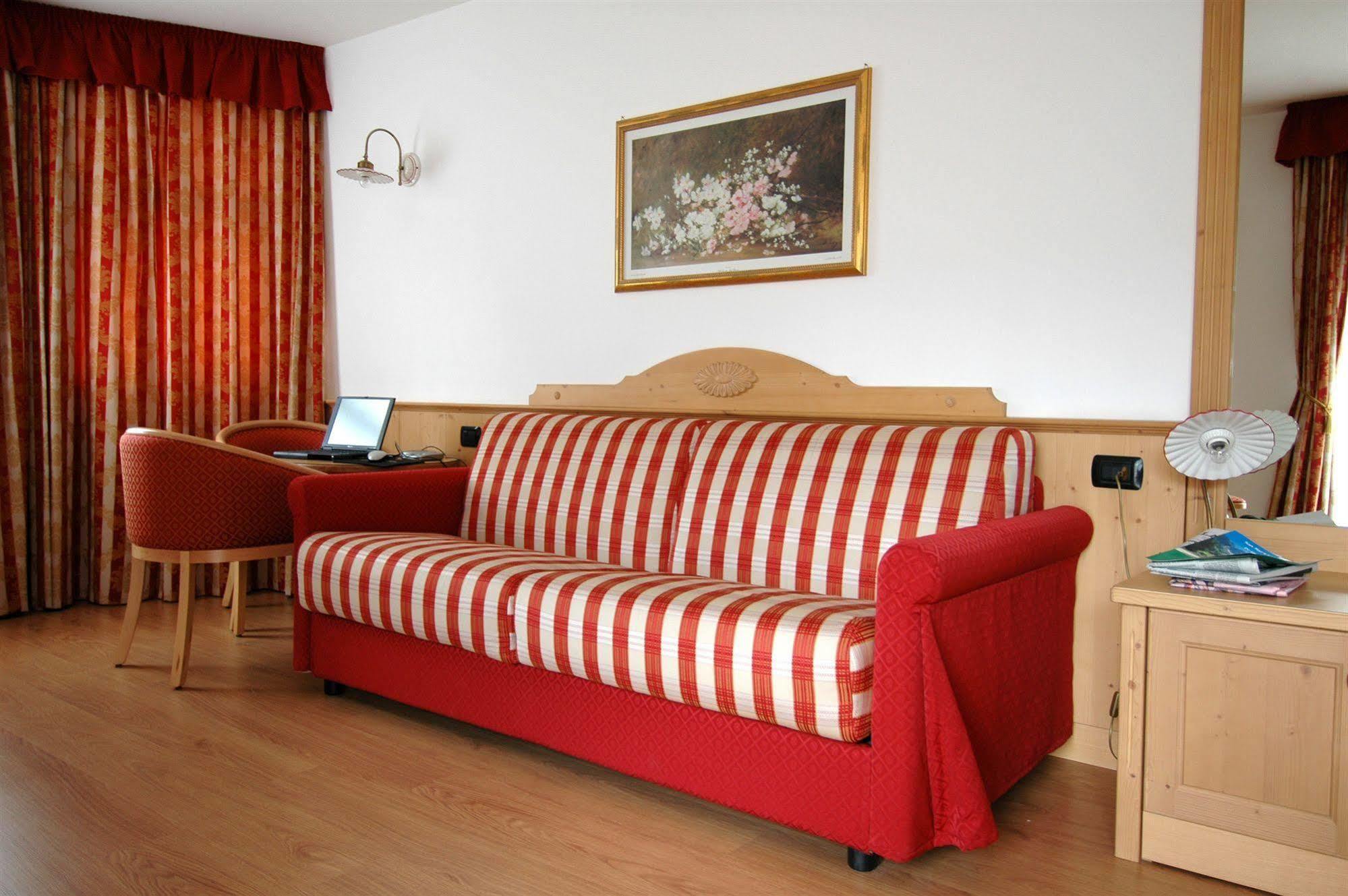 Residence Pez Gajard San Martino Di Castrozza Eksteriør bilde