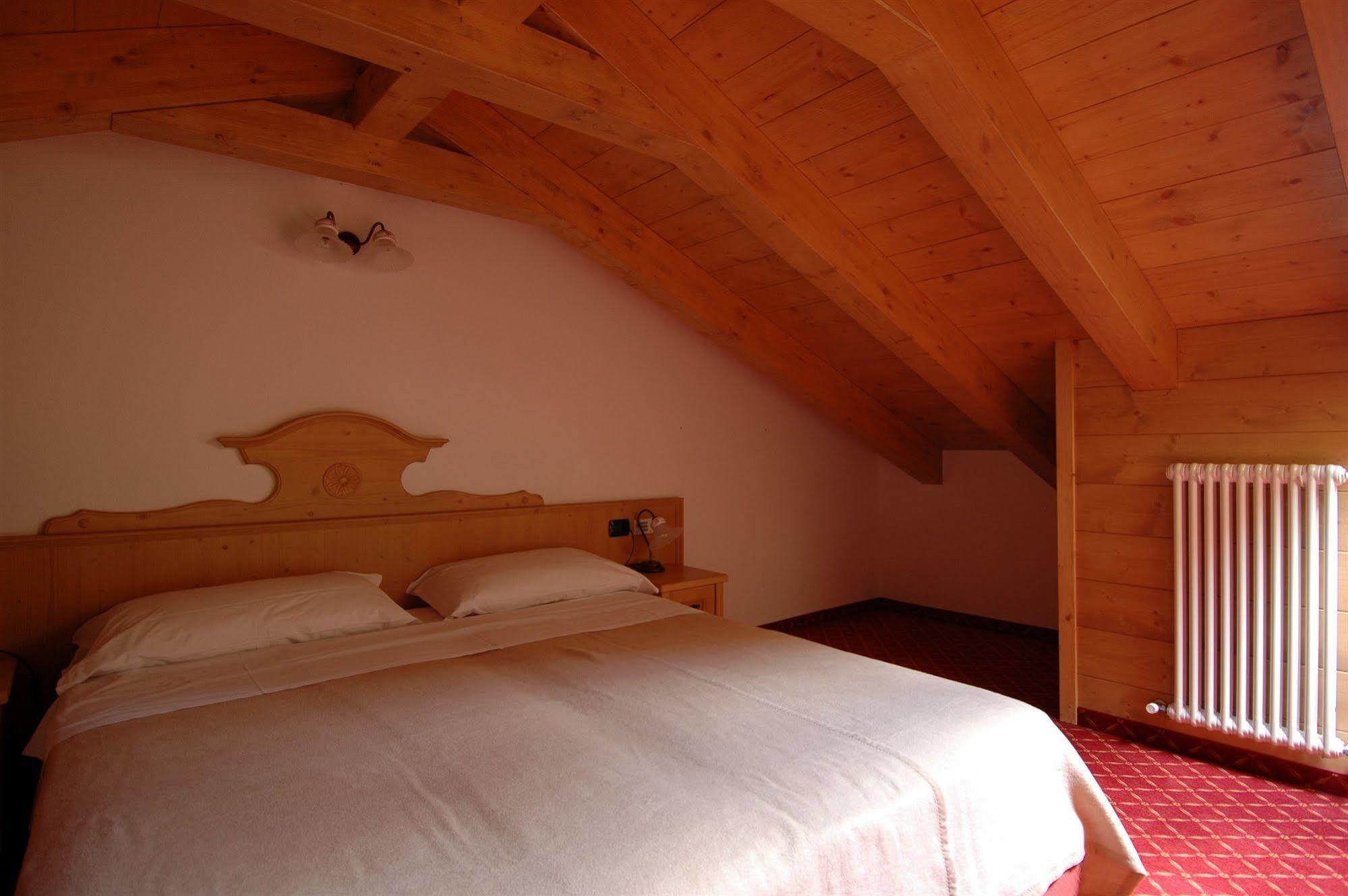 Residence Pez Gajard San Martino Di Castrozza Eksteriør bilde