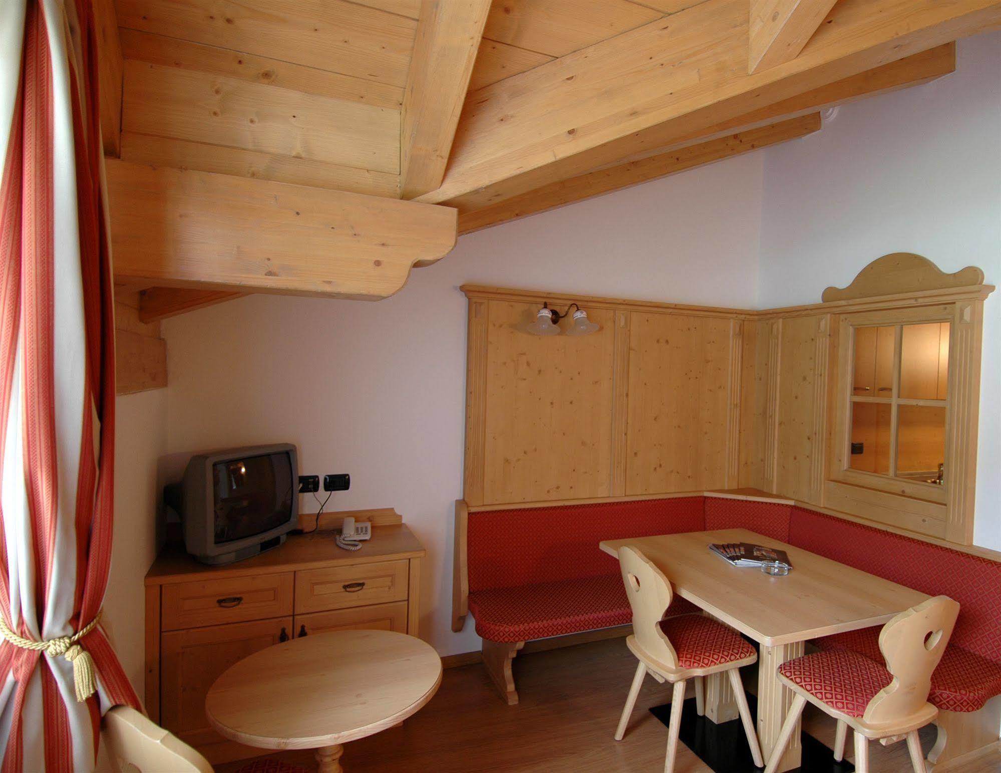 Residence Pez Gajard San Martino Di Castrozza Eksteriør bilde